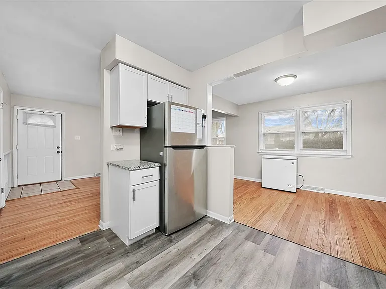 626 E 156th Pl — Photo 4