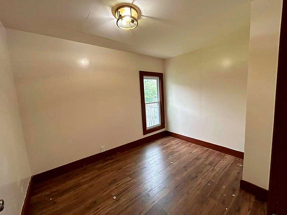3rd image of 102 Wildwood Pl #1