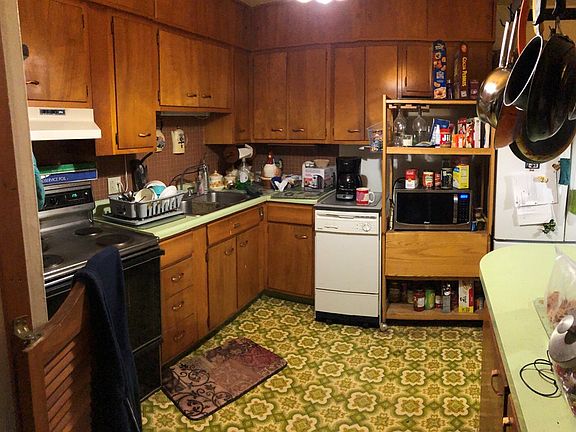 3rd image of 26 Orchard Dr