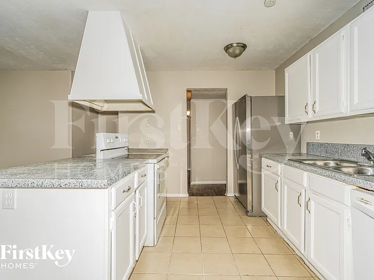 6403 Redwood Ln — Photo 6