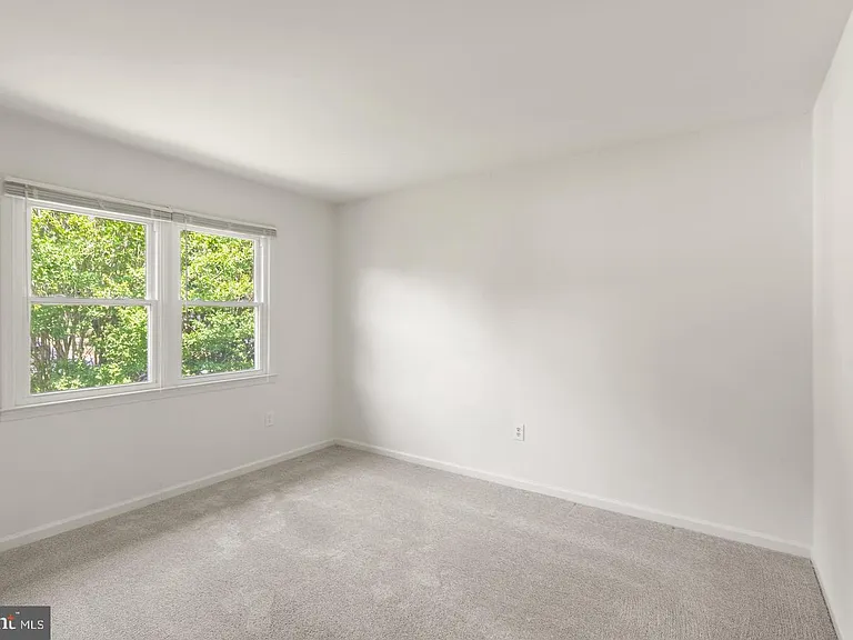 8902 Huxley Ct — Photo 39