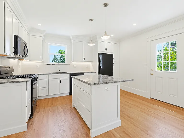 96 Liberty St #2 — Photo 3