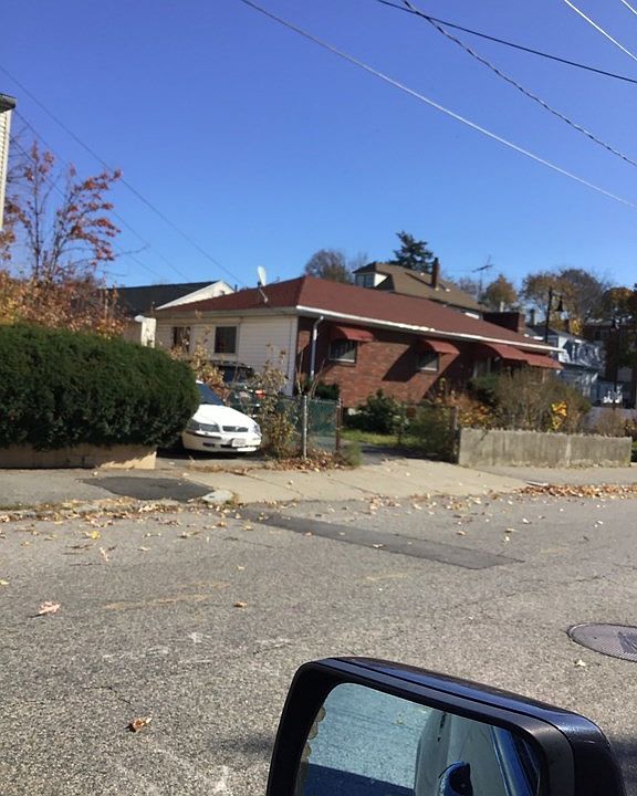 1st image of 738 Metropolitan Ave