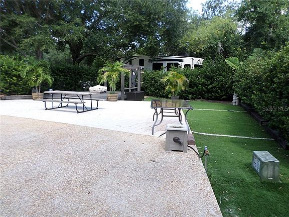 4th image of 328 Bob Cat Ln