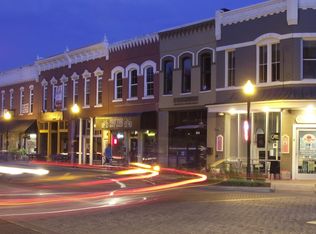 216 SW C St, Bentonville, AR 72712