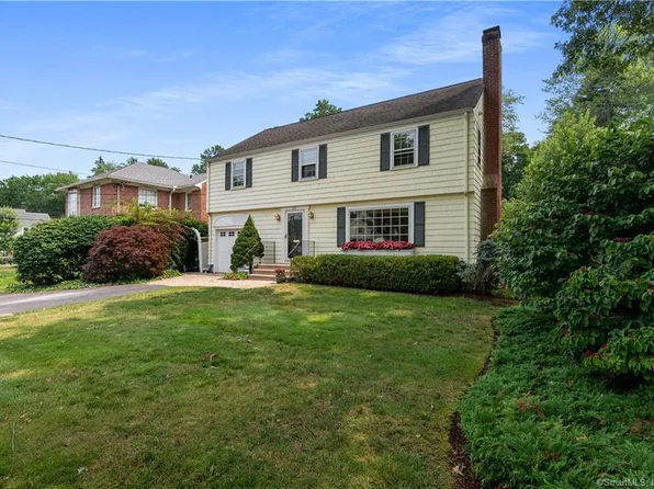 250 Auburn Road, West Hartford, CT 06119