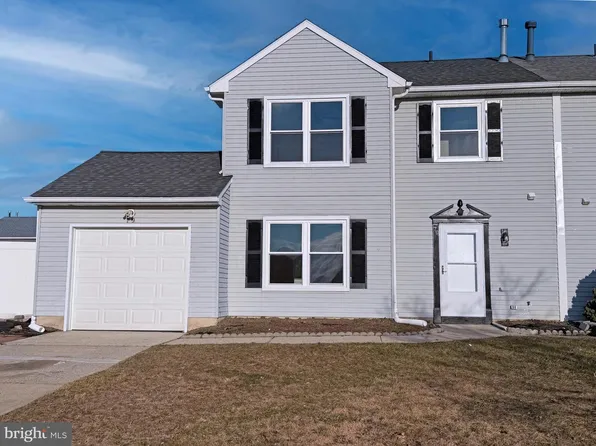 79 Scenic View Dr, Sicklerville, NJ 08081