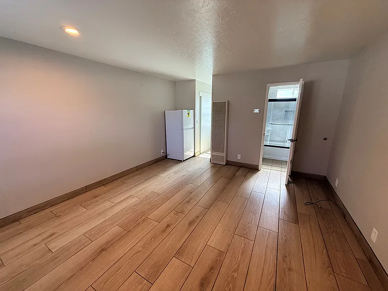 Blackburn House Apartments — Photo 5