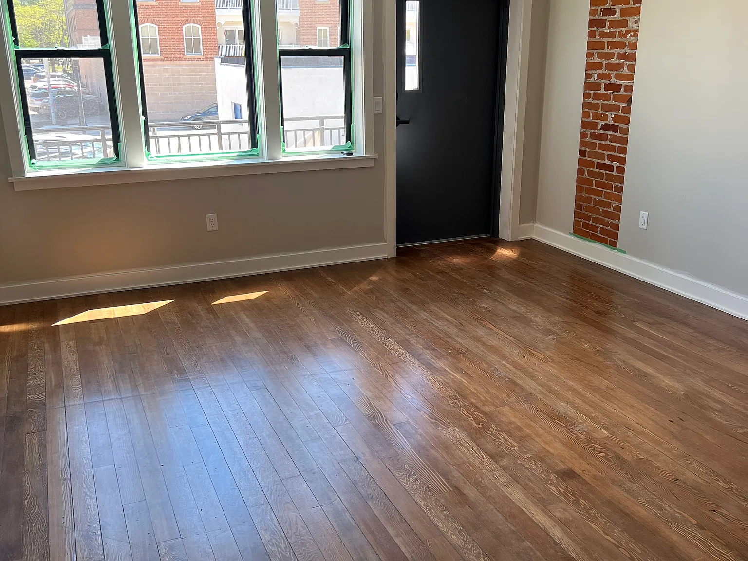 3 bed, 1947 sqft, $2,500 — Photo 3