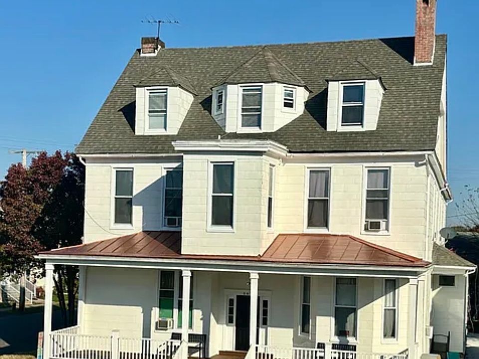 1st image of 667 Green St APT 4