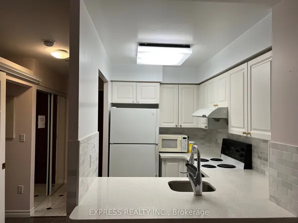 8 Pemberton Ave #103, Toronto, ON M2M 4K8