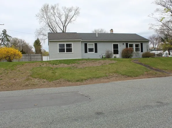 2 Canfield St, Westborough, MA 01581