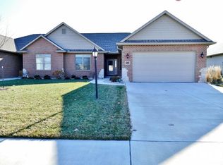 608 Thornridge Dr, Morton, IL