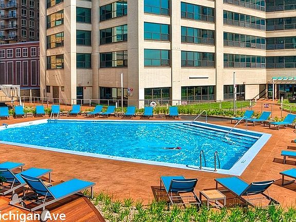 3rd image of 1132 S Michigan Ave #1312