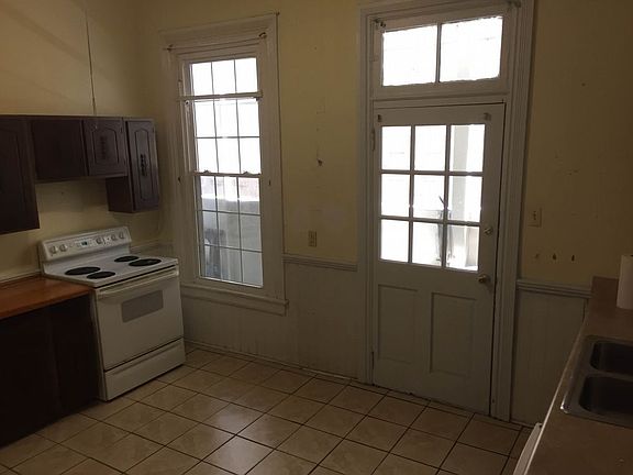 2nd image of 1921 Floyd Ave