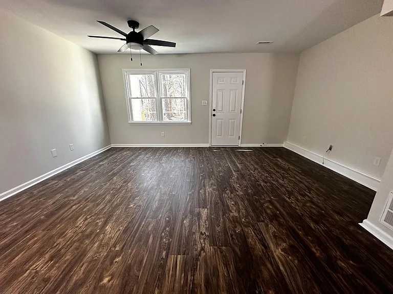 102 Stowe Pl #B — Photo 3
