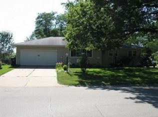 4246 Culver St NE, Cedar Rapids, IA 52402