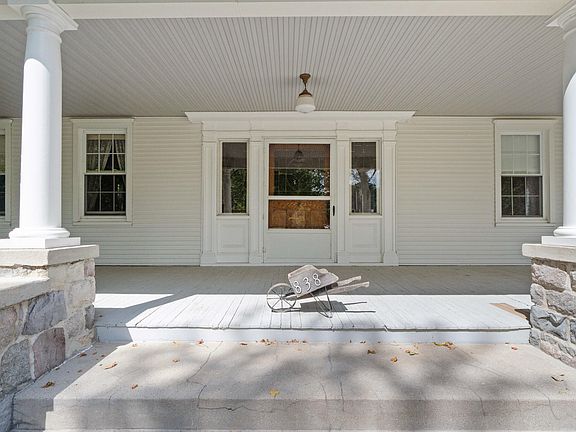 4th image of 838 E Michigan Ave