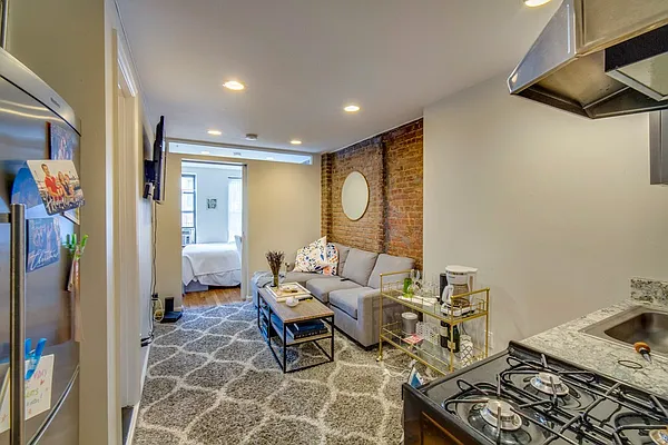 Rented by MNS | media 17
