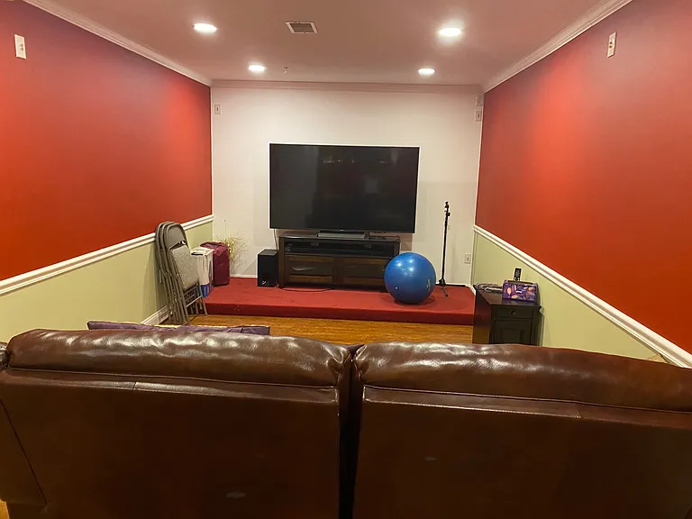 Moly Dr — Photo 17