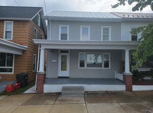 17 N 9th St, Akron, PA 17501