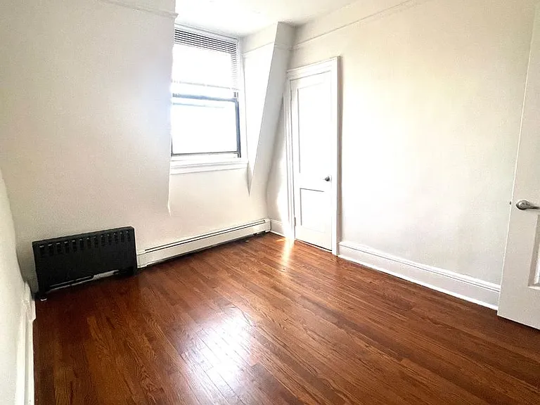 38 Main Street — Photo 6