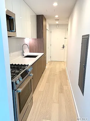 Rented by NYWPG Realty LLC | media 22