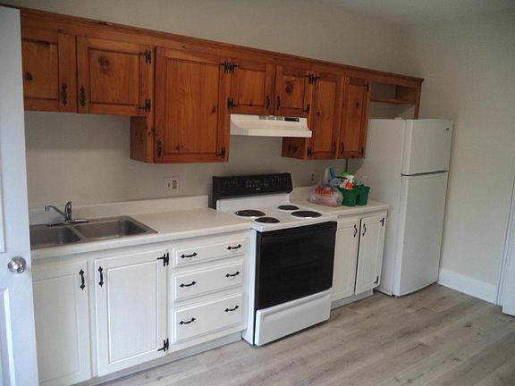 3rd image of 70 Henniker St #C