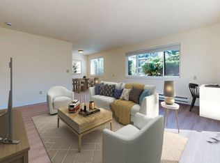 15) 7400 5th, Seattle, WA 98115