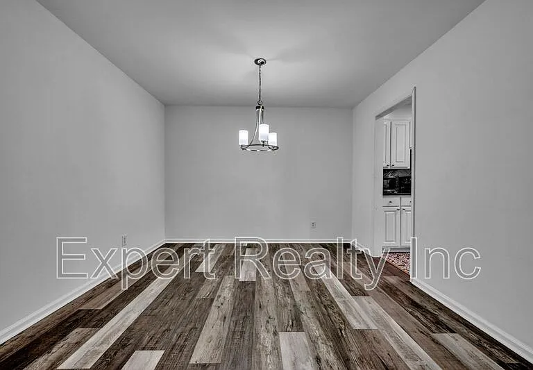 2076 Montreat Cir — Photo 8