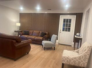 4 Woodfield Ave, East Quogue, NY 11942