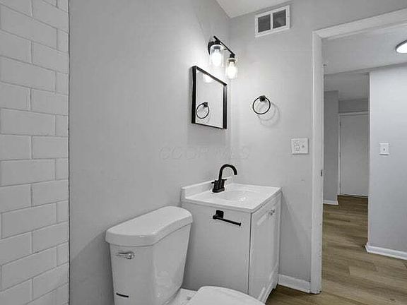 4th image of 1009 Lilley Ave #D