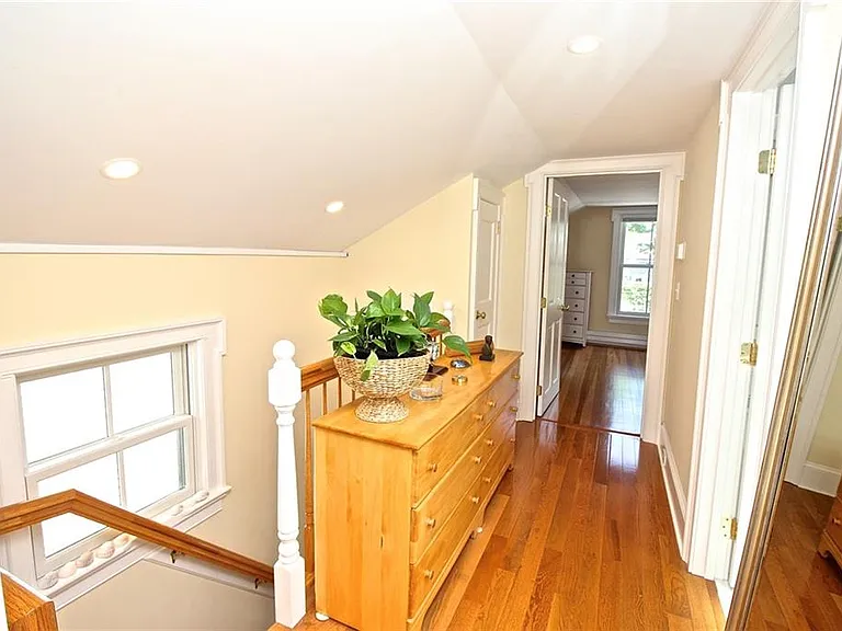 105 John St — Photo 14
