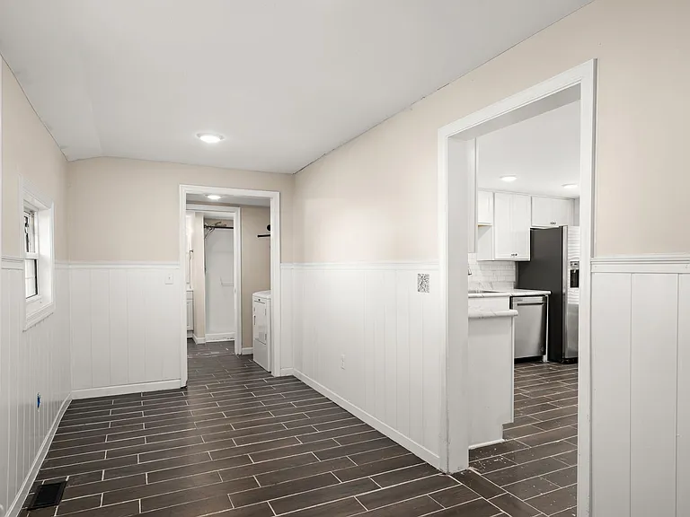 100 E Liberty St — Photo 21