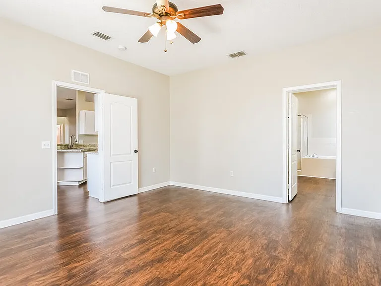 6033 Live Oak Dr — Photo 9