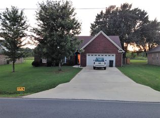 696 Carter Grove Rd, Toney, AL 35773