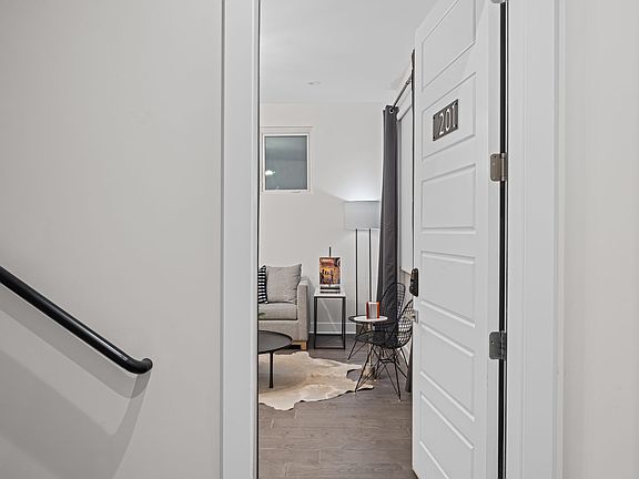 4th image of 3131 Long Blvd #201