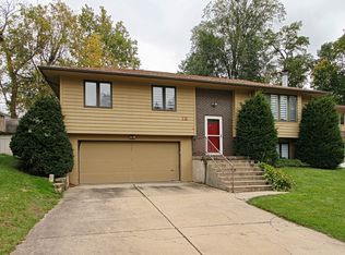 18 George St, Iowa City, IA 52246