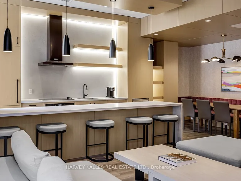 2369 Danforth Ave #710 — Photo 32