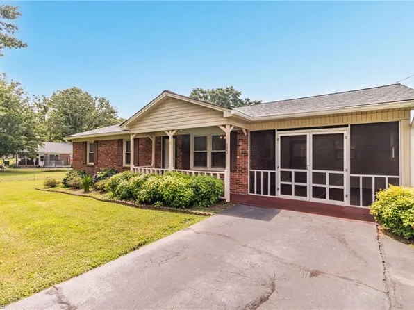 132 Circle Loop, Eden, NC 27288