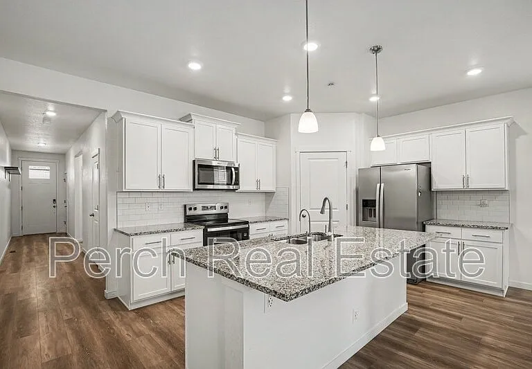 9892 Cathay St — Photo 2
