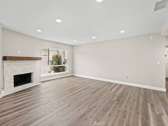 4th image of 5032 E Holbrook St