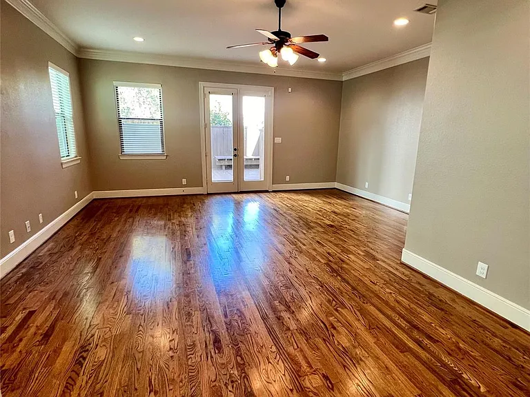 1818 Edwards St — Photo 11