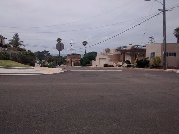 5th image of 4411 Pescadero Ave