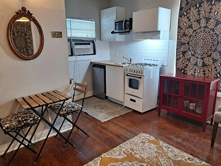 1906 San Gabriel St #17 — Photo 5