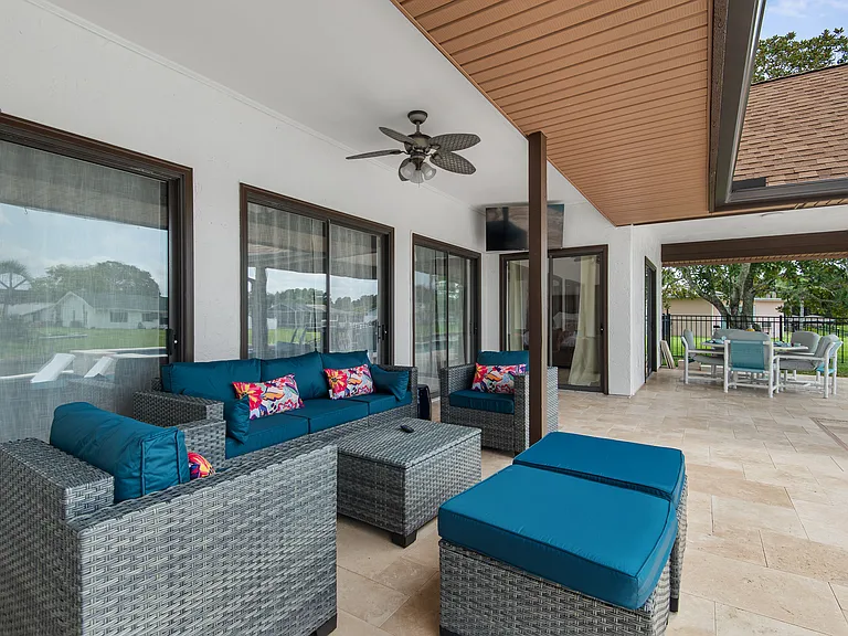 10 Castle Ct — Photo 4