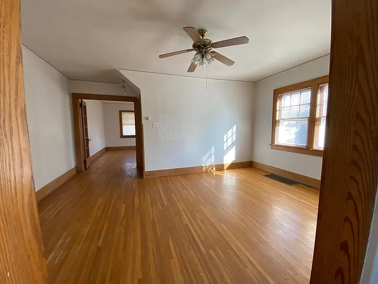 322 Lincoln Ave — Photo 4