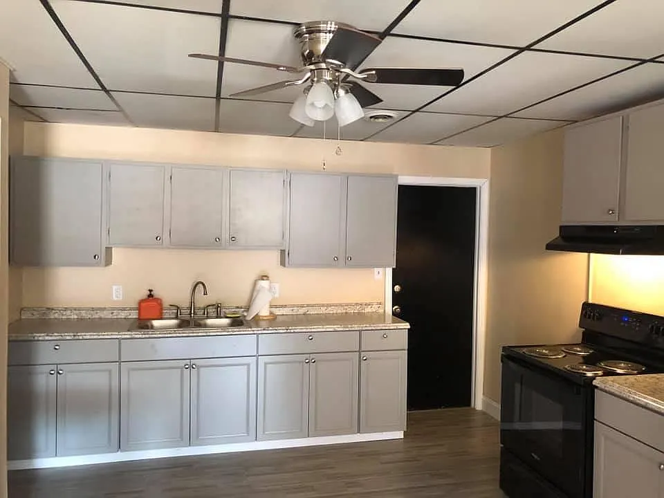 337 S Lincoln Ave — Photo 2