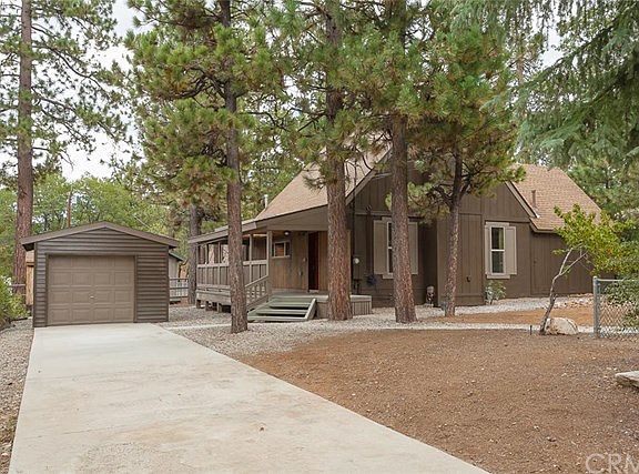 2nd image of 445 Kern Ave