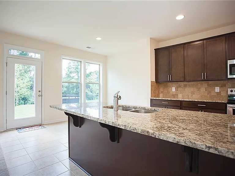 4505 Almanor Cir — Photo 14